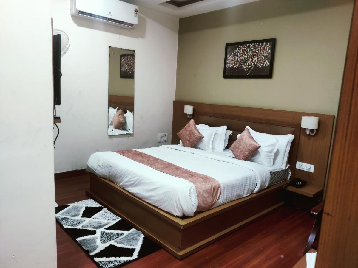 Banyan Hotel&Restro Hisār Екстериор снимка