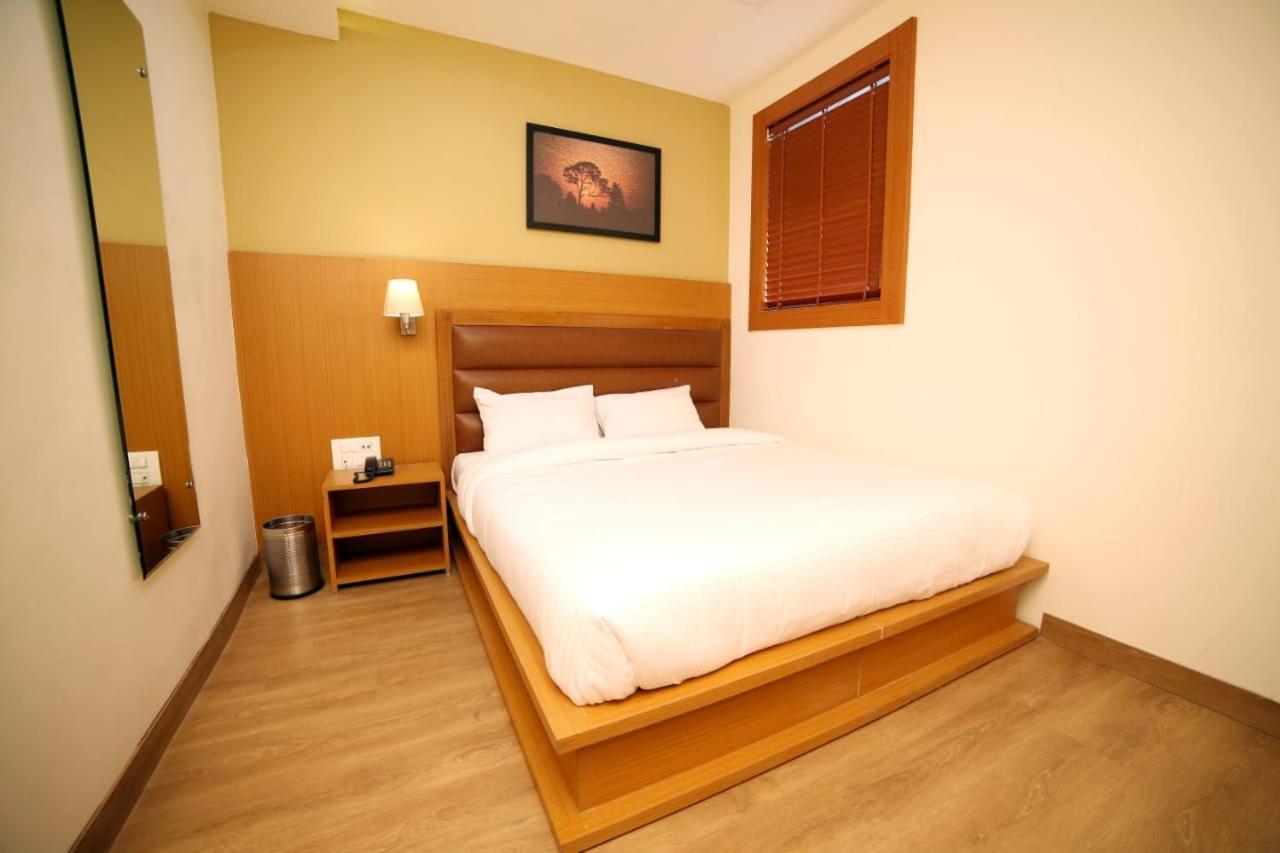 Banyan Hotel&Restro Hisār Екстериор снимка