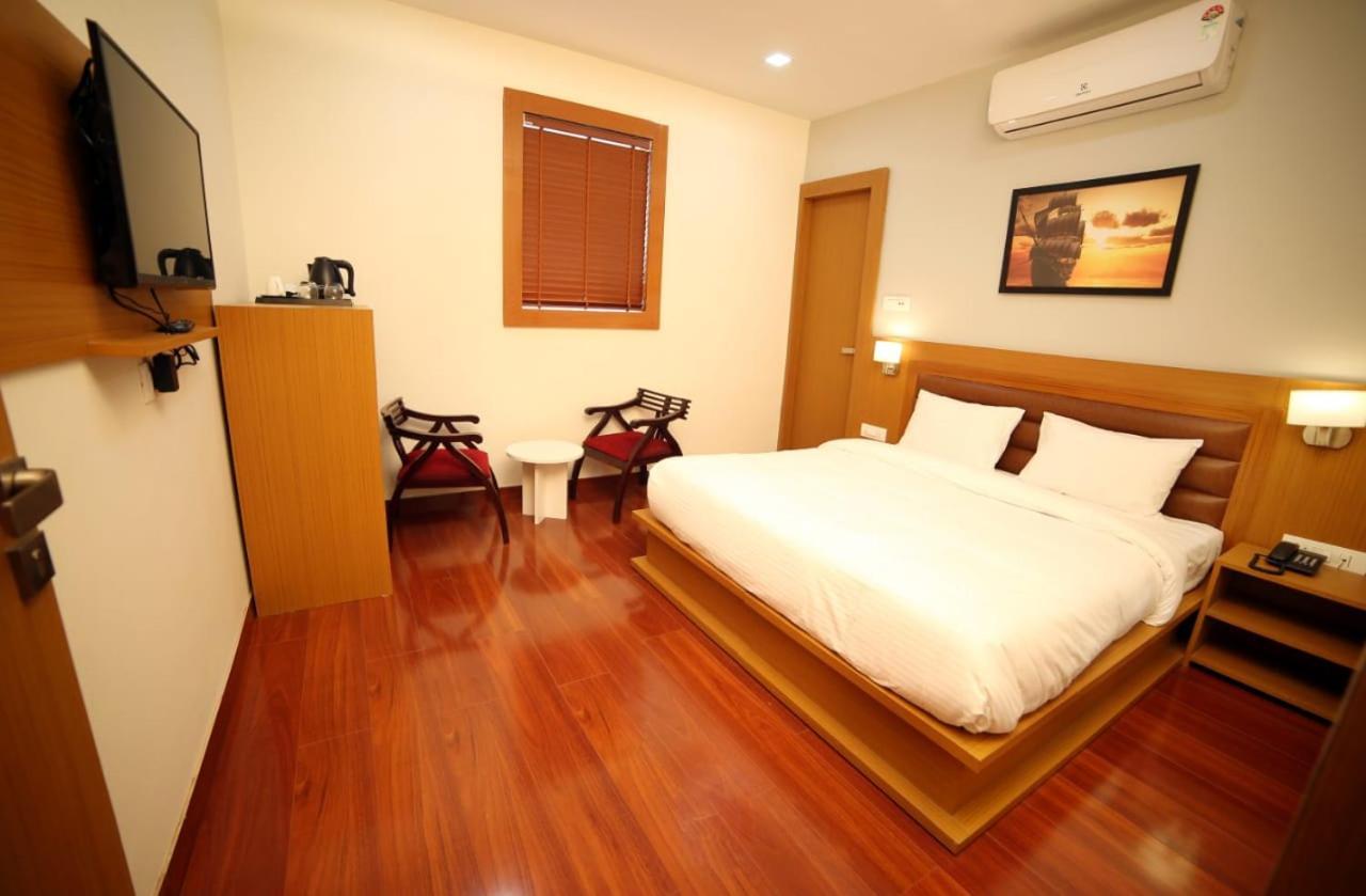 Banyan Hotel&Restro Hisār Екстериор снимка