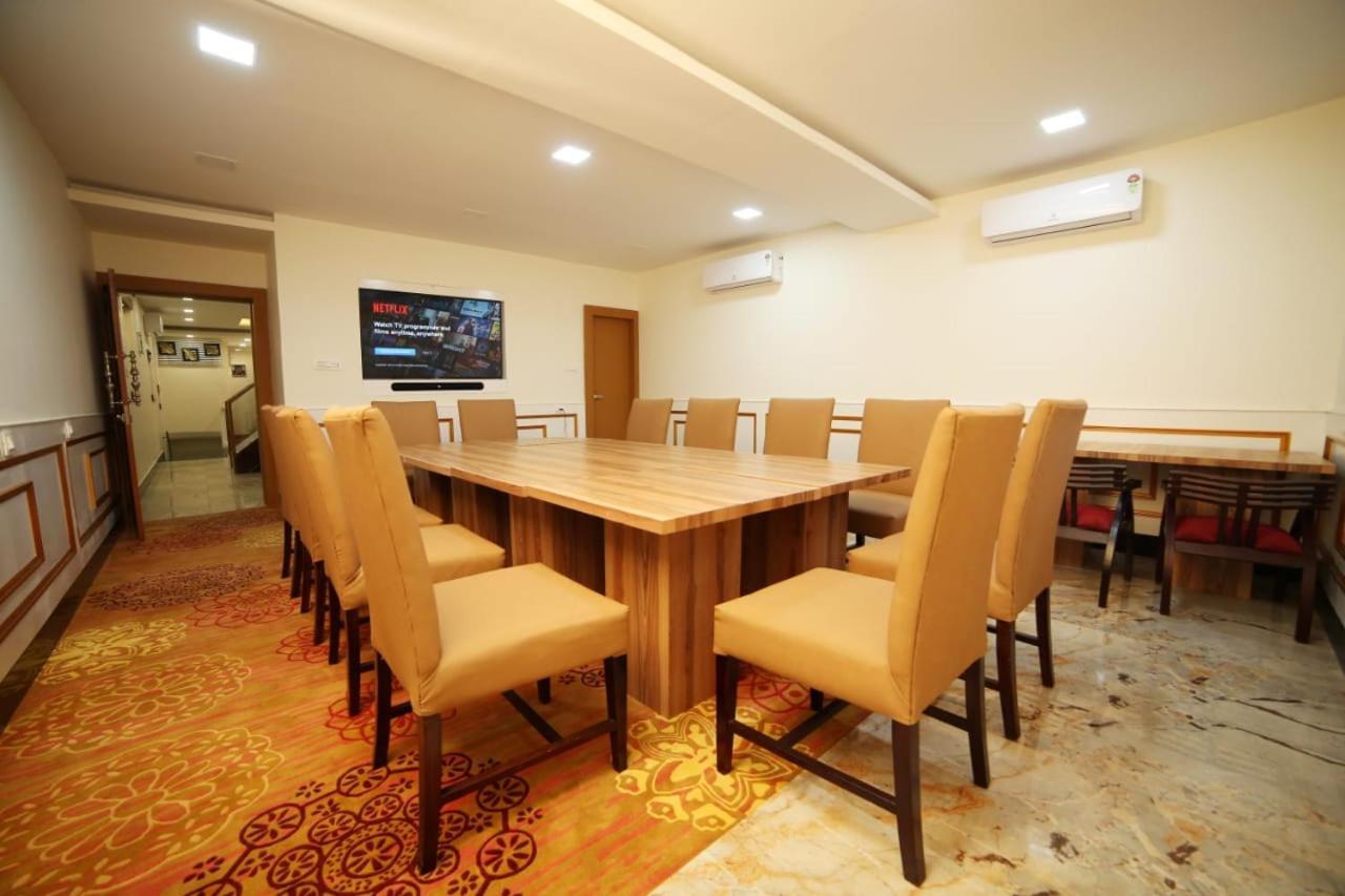 Banyan Hotel&Restro Hisār Екстериор снимка
